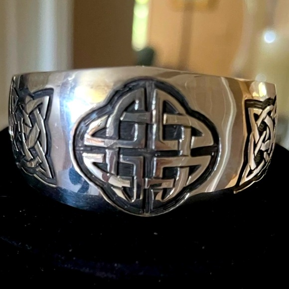Celtic design 925 sterling silver cuff bracelet. ❣️ - Picture 9 of 9
